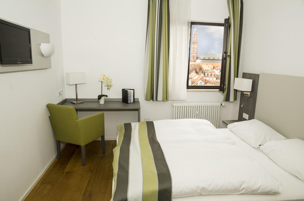 Hotel Am Schloss Хайделберг Екстериор снимка