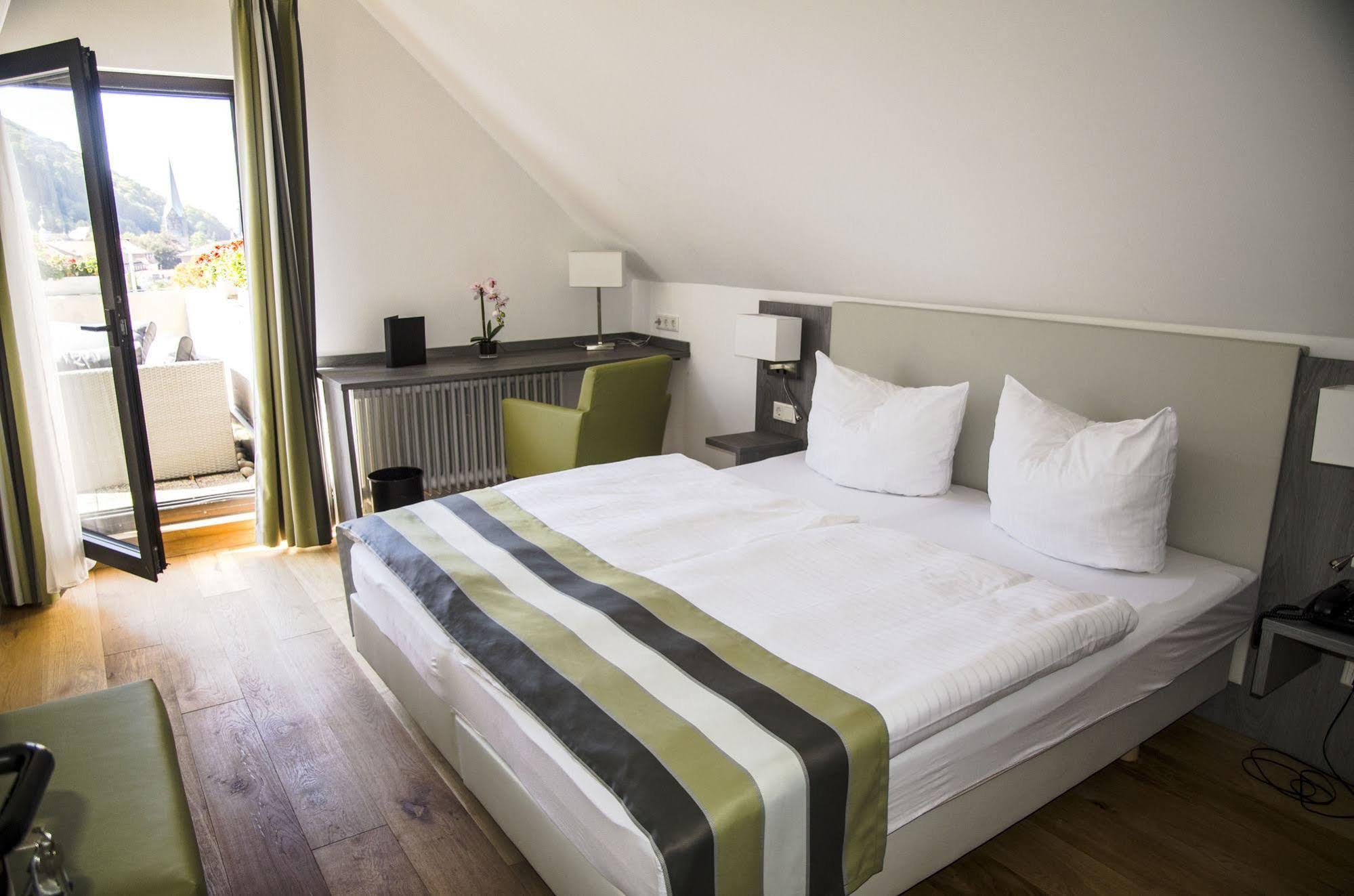Hotel Am Schloss Хайделберг Екстериор снимка